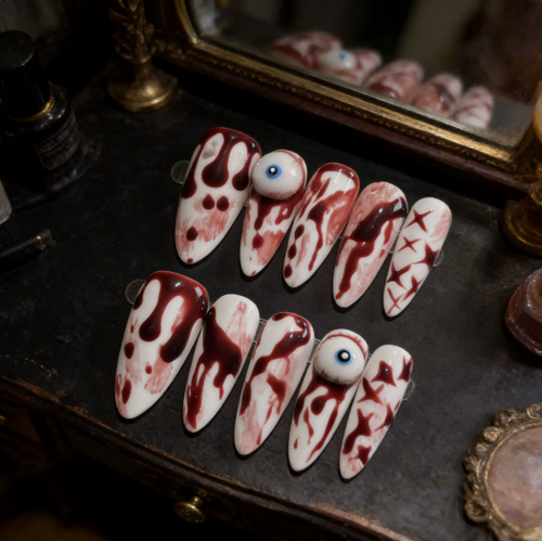 Bloody Eye — Handmade Blood Drip Halloween Press-On Nails